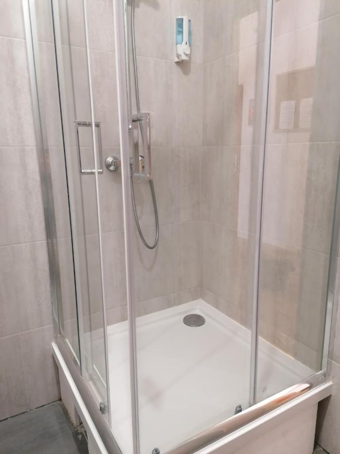 Hostel Tulip - Pokoj 5 Ze Wspolna Lazienka I Kuchnia Stettino Esterno foto